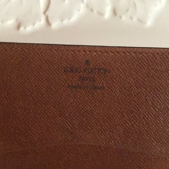 Genuine Louis Vuitton Card Case. - Picture 3 of 9